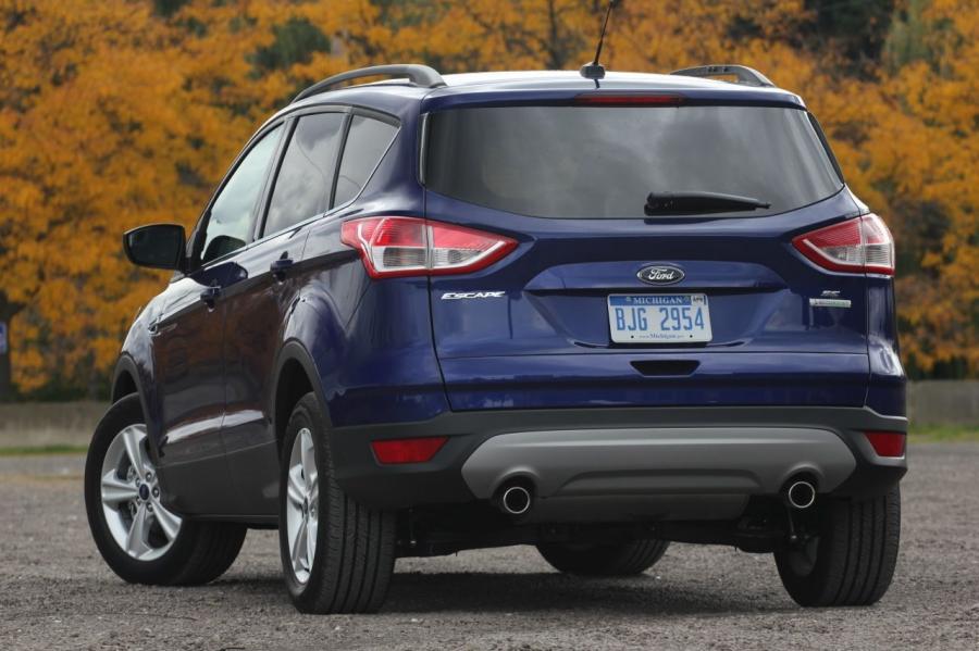  Ford Escape 2013 года  (фото 5 из 222)